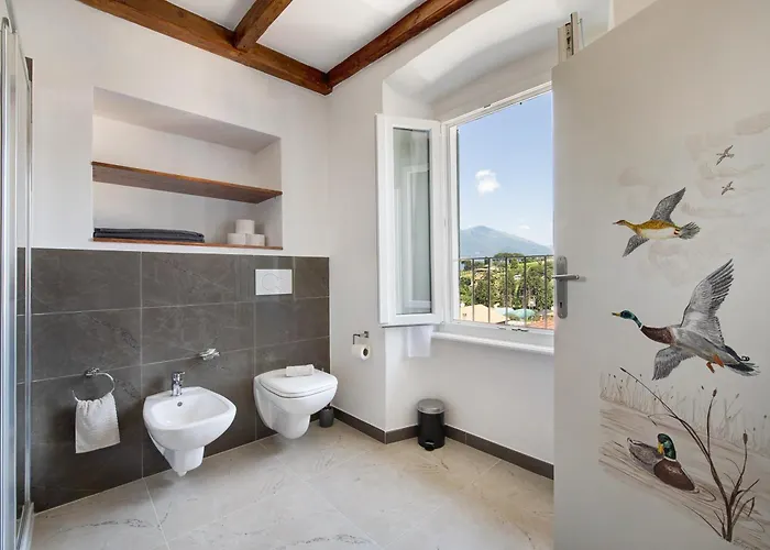 Taronico Duck Apartment